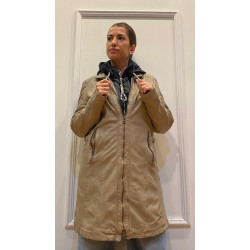 Abrigo de señora tipo parka...